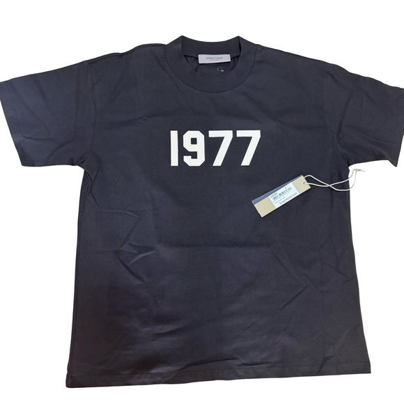 Fear of God Essentials 1977 T-Shirt Iron Gray Small BNWT + Dust Bag Streetwear - Picture 1 of 8